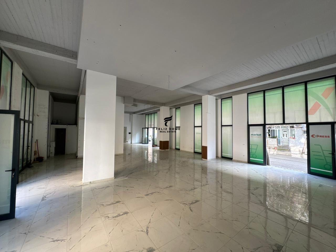 DYQAN ME QERA 200 M2 VASIL SHANTO 2700 EURO – Tiranë