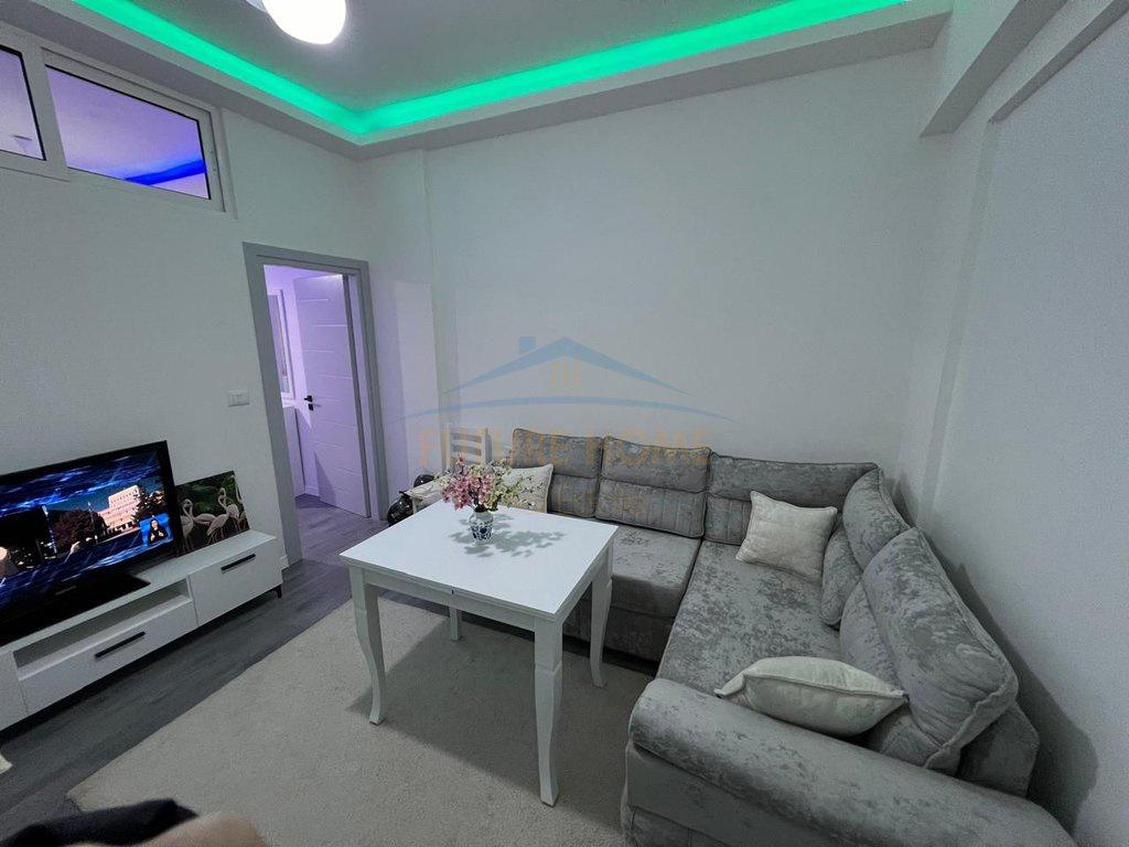 0692268458 Shitet, Apartament 1+1, Rruga Dritan Hoxha – Tiranë