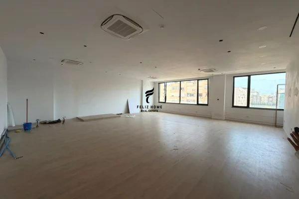 AMBIENT BIZNESI ME QERA 1200 M2 KINOSTUDIO 15.000 EURO FH-74 – Tiranë