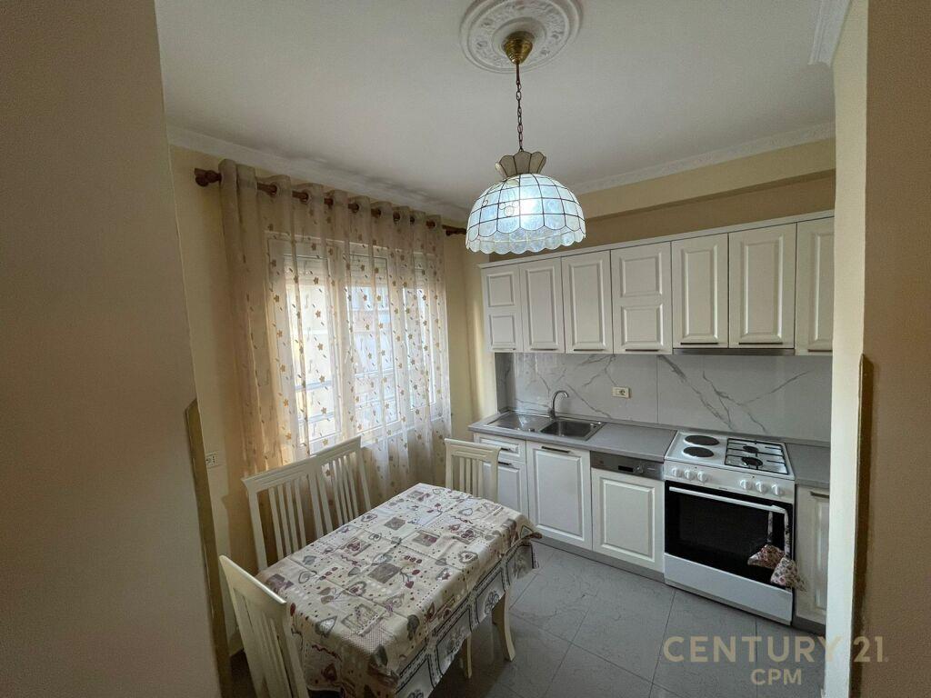 Apartament 2+1+2 me Qira Tek Garda – Tiranë - 1