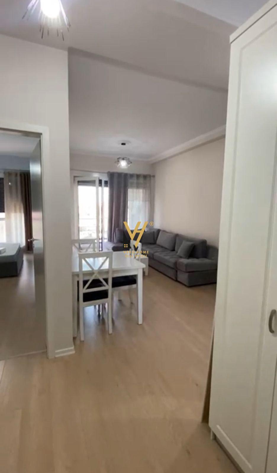 JEPET APARTAMENT 1+1+BLK ME QIRA TE 21 DHJETORI 55.000 LEKE – Tiranë