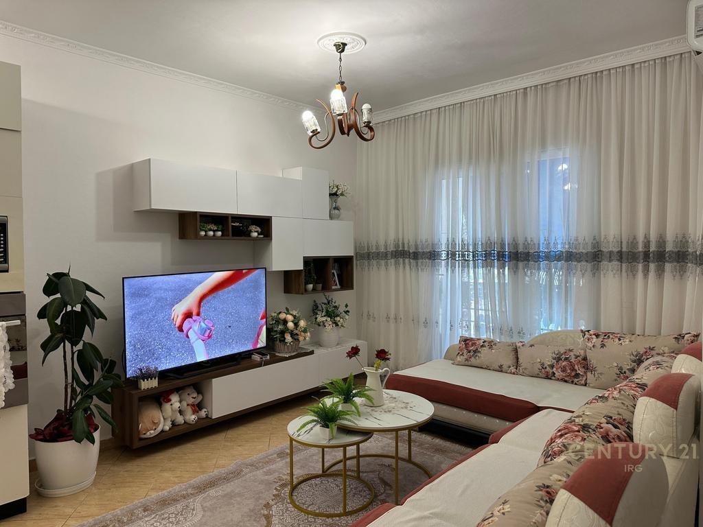 Shitet apartament 1+1, prane Bar-Oslo ne Astir! – Tiranë