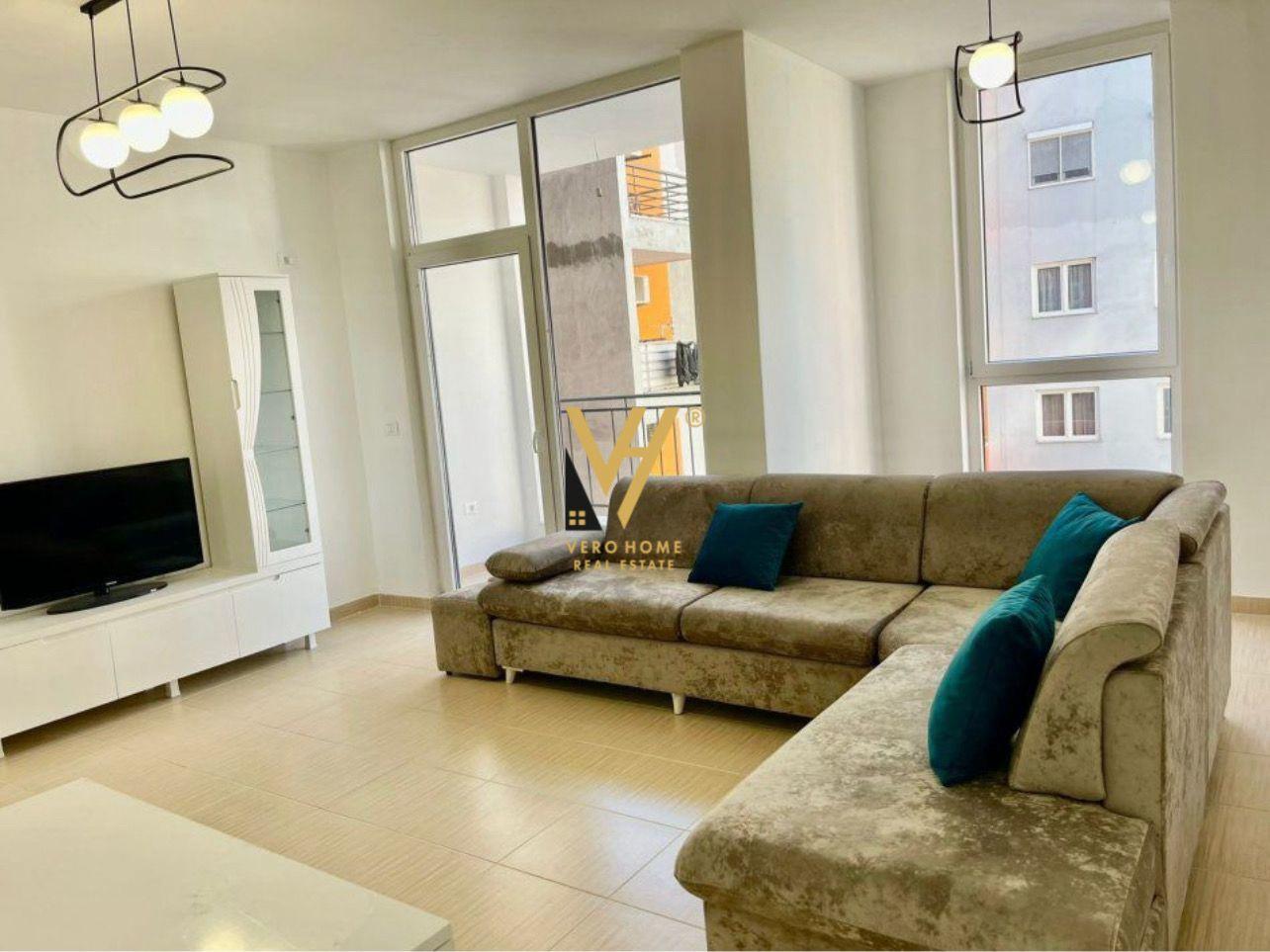 JEPET APARTAMENT 2+1+2+BLK ME QERA TE BULEVARDI I RI 650 EUR – Tiranë