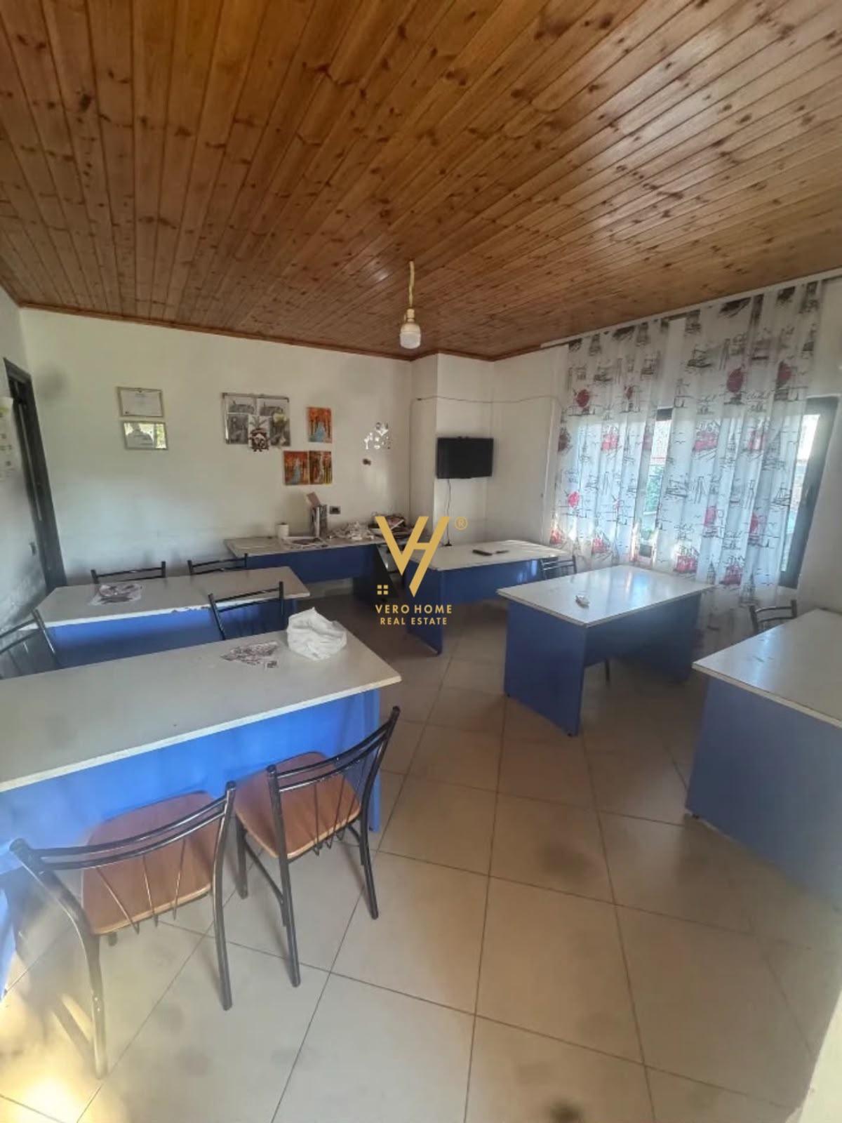 JEPET ZYRE 50 M2 ME QIRA TE KRISTAL CENTER 500 EURO – Tiranë
