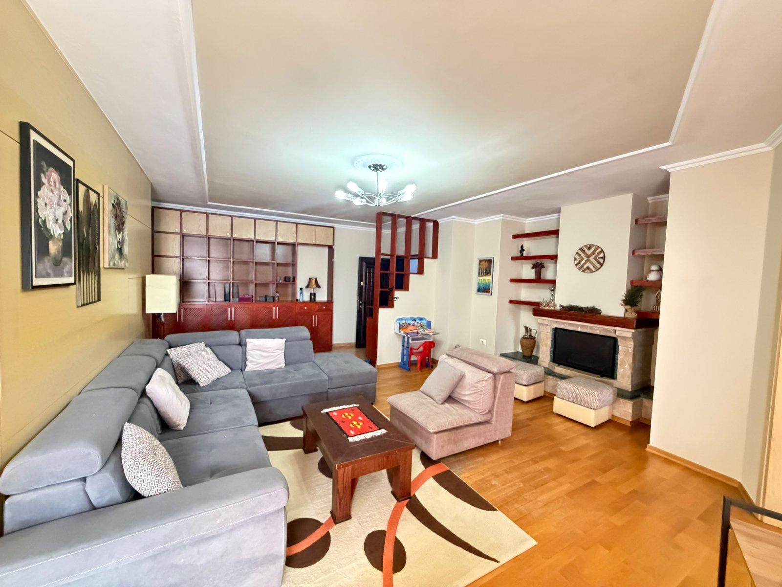 APARTAMENT ME QERA 2+1 STACIONI TRENIT 85.000 LEKE FH-84753 – Tiranë - 1