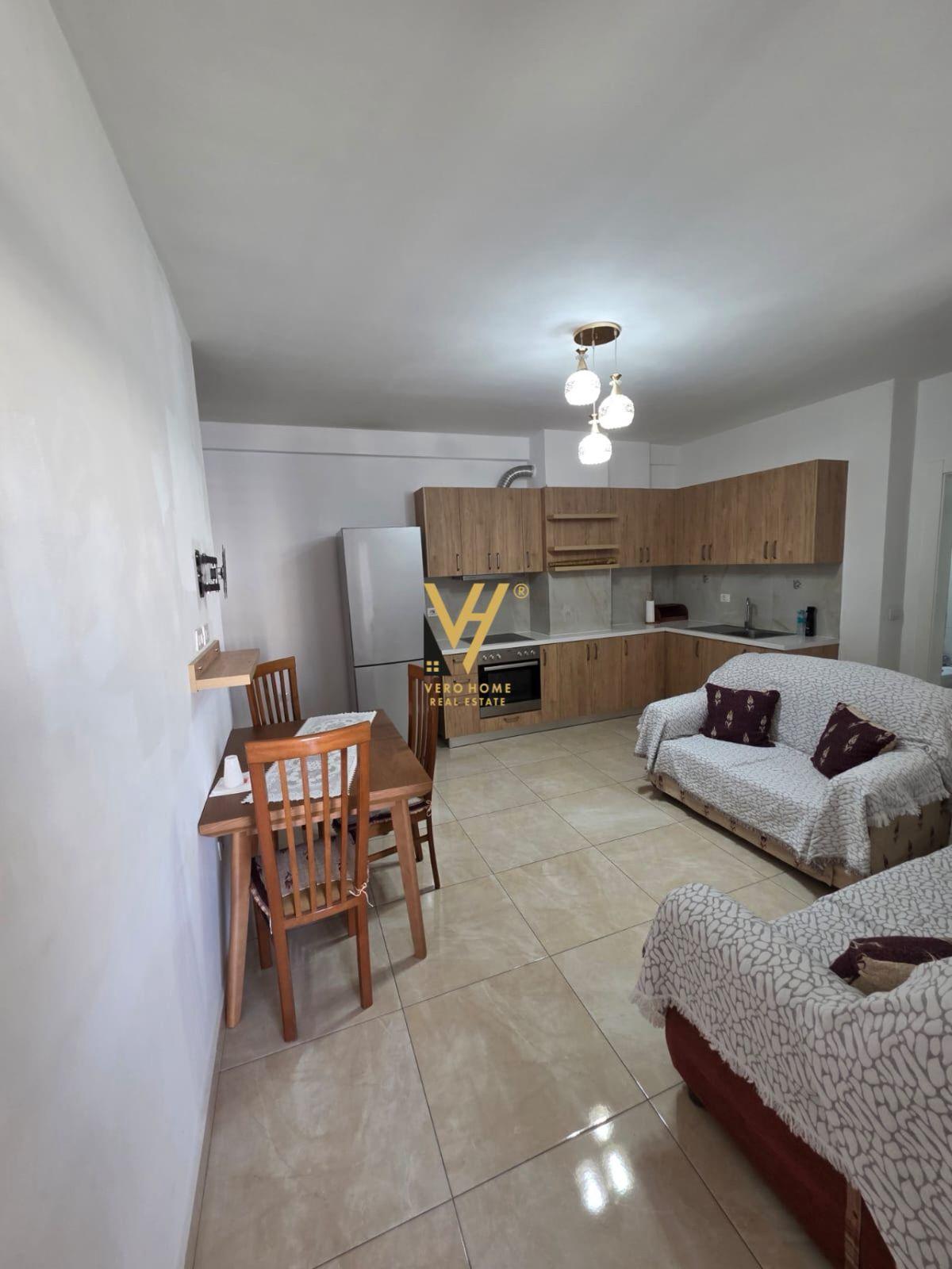 JEPET APARTAMET 2+1+BLK ME QIRA NE ASTIR 45.000 LEKE – Tiranë