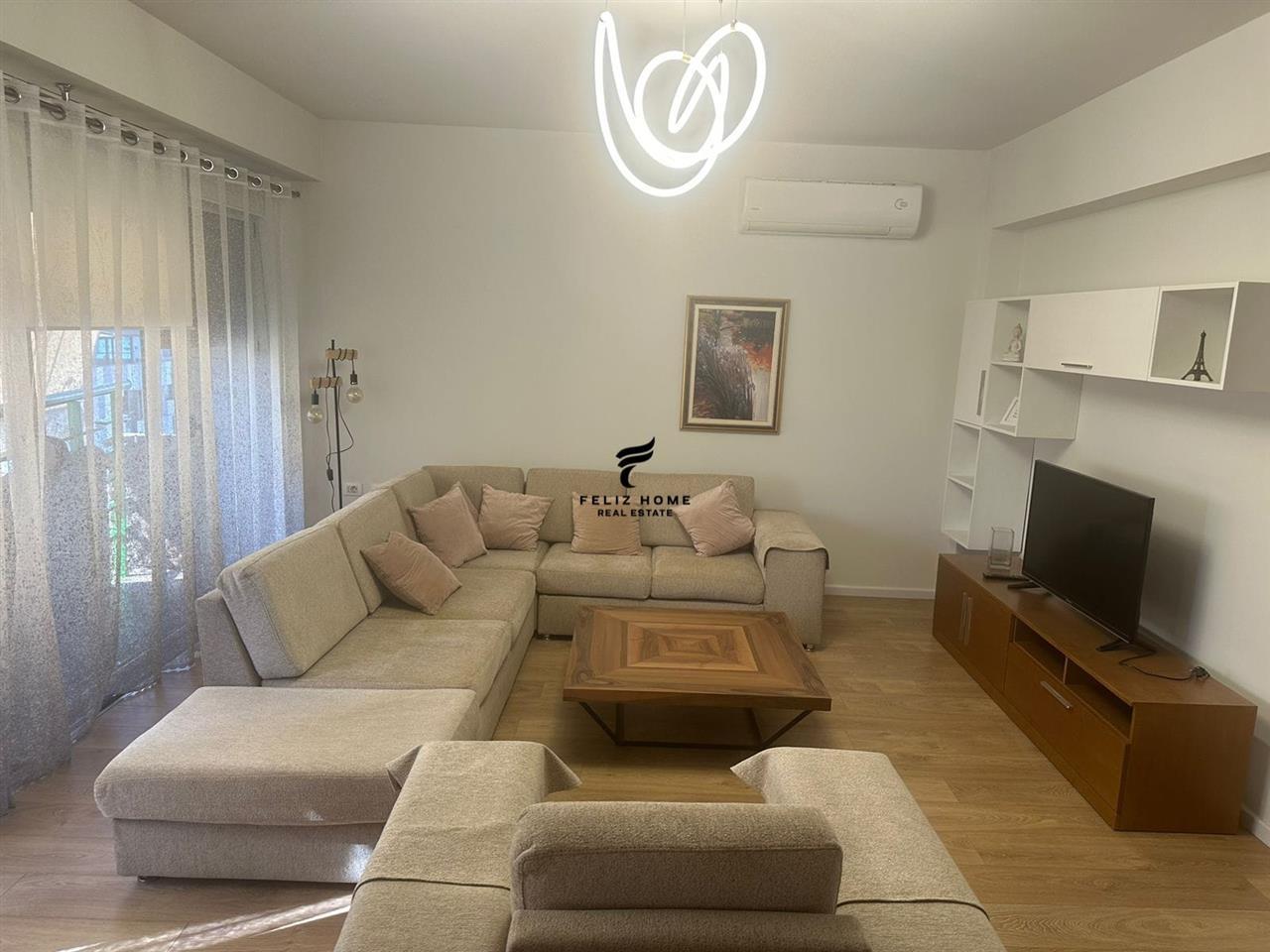 APARTAMENT ME QERA 3+1+2 RRUGA E DIBRES 1.100 EURO – Tiranë