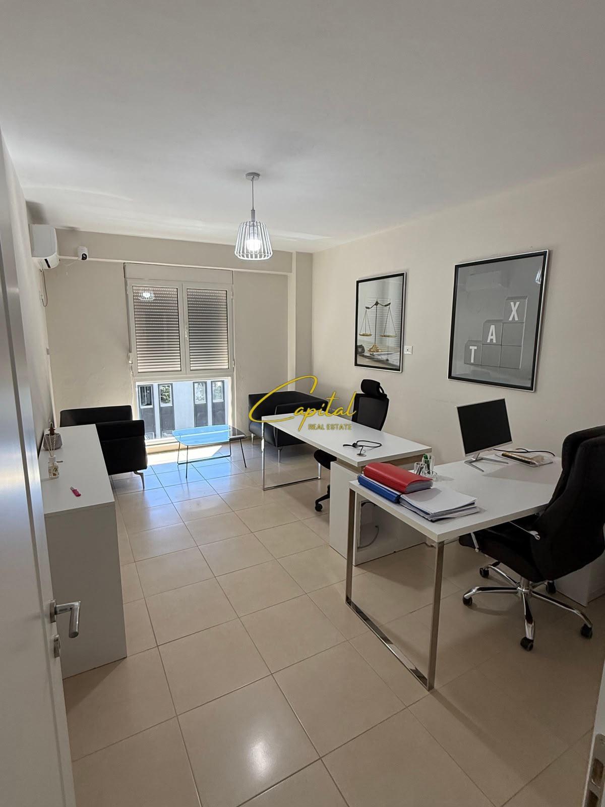 ZYRE ME QIRA 120 M2 ISH PARKU 120.000 LEKE – Tiranë - 1