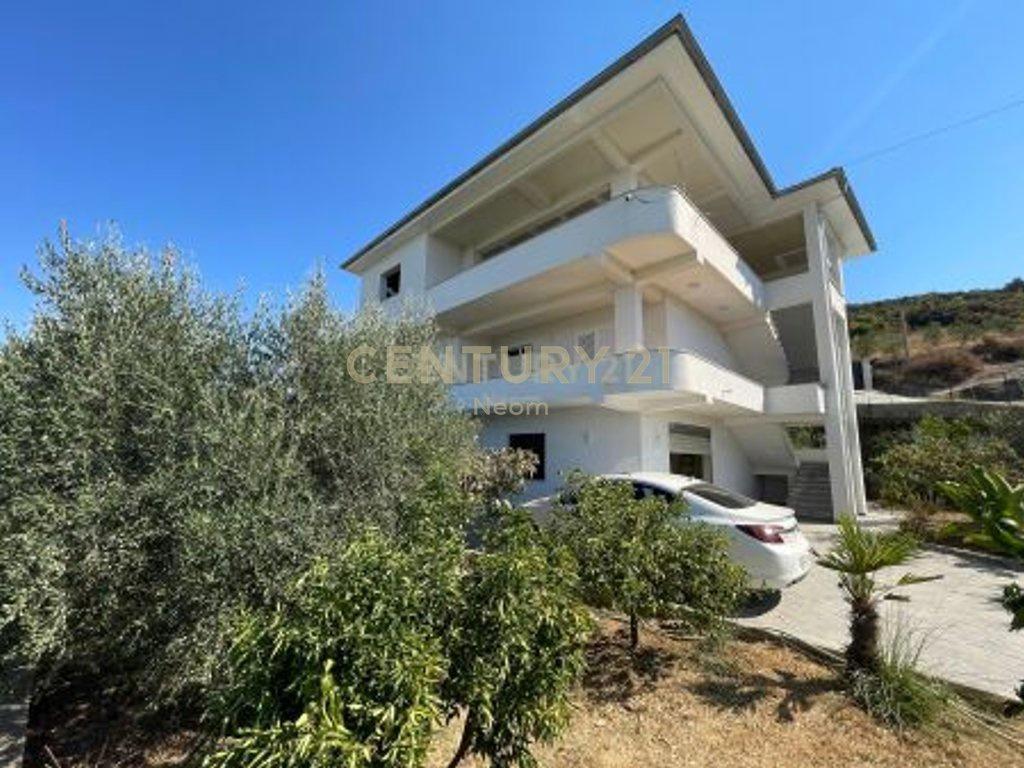 VILË 3 KATËSHE për SHITJE, NE FARKE ‼️ – Tiranë - 1