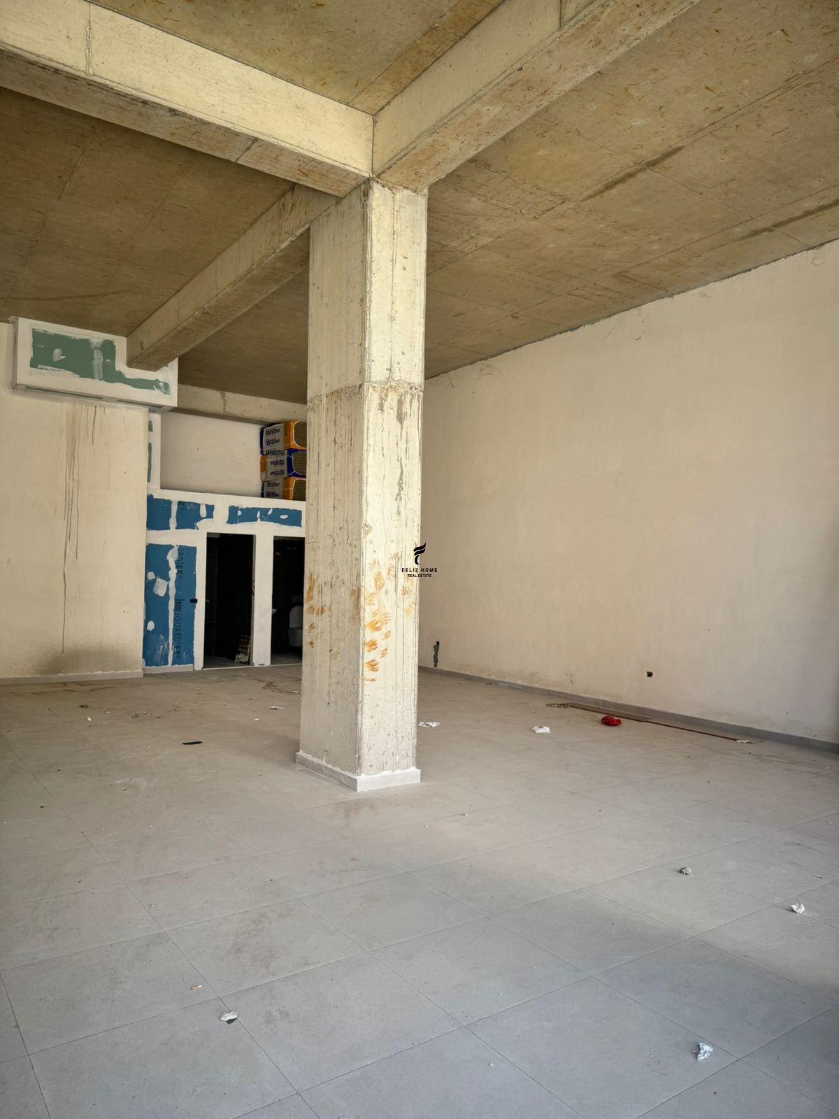 DYQAN ME QERA 150 M2 ZOGU ZI 300.000 LEKE FH-70978 – Tiranë