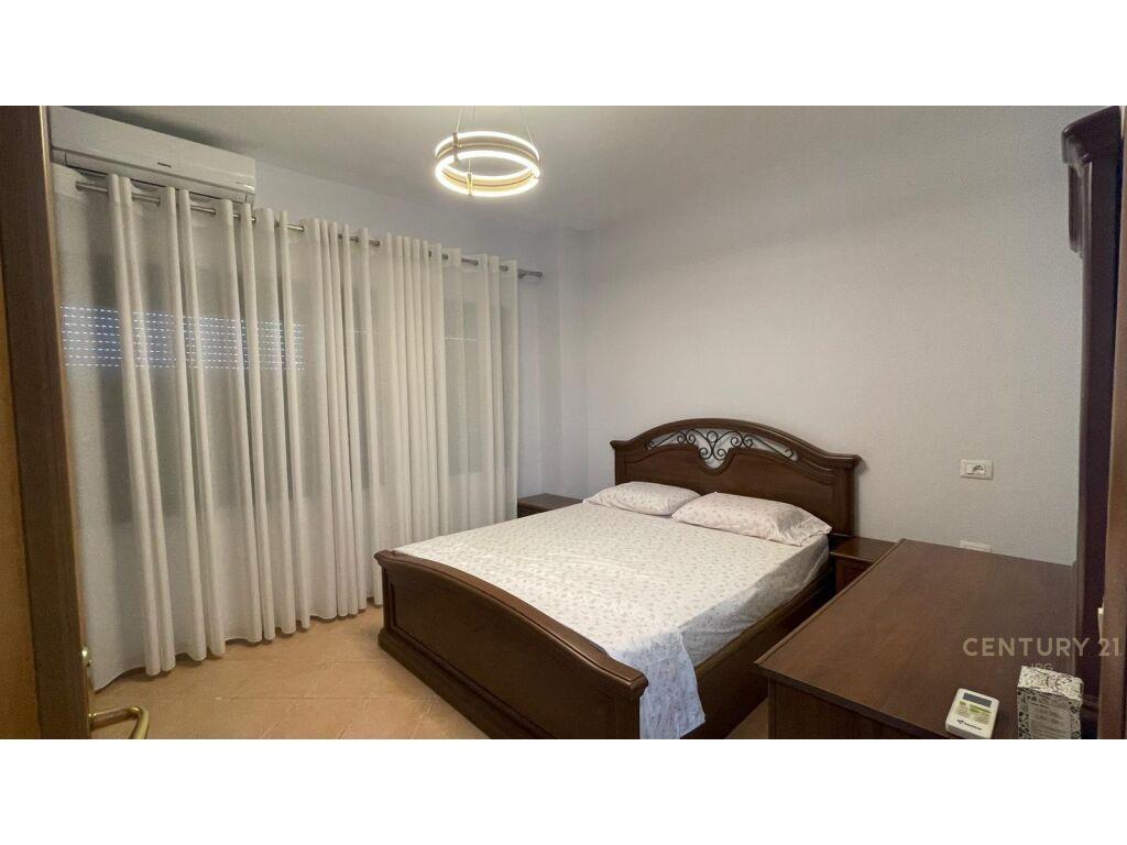 Jepet me qira apartament 2+1+2 tualete ne Rrugen e Kavajes ! – Tiranë - 1
