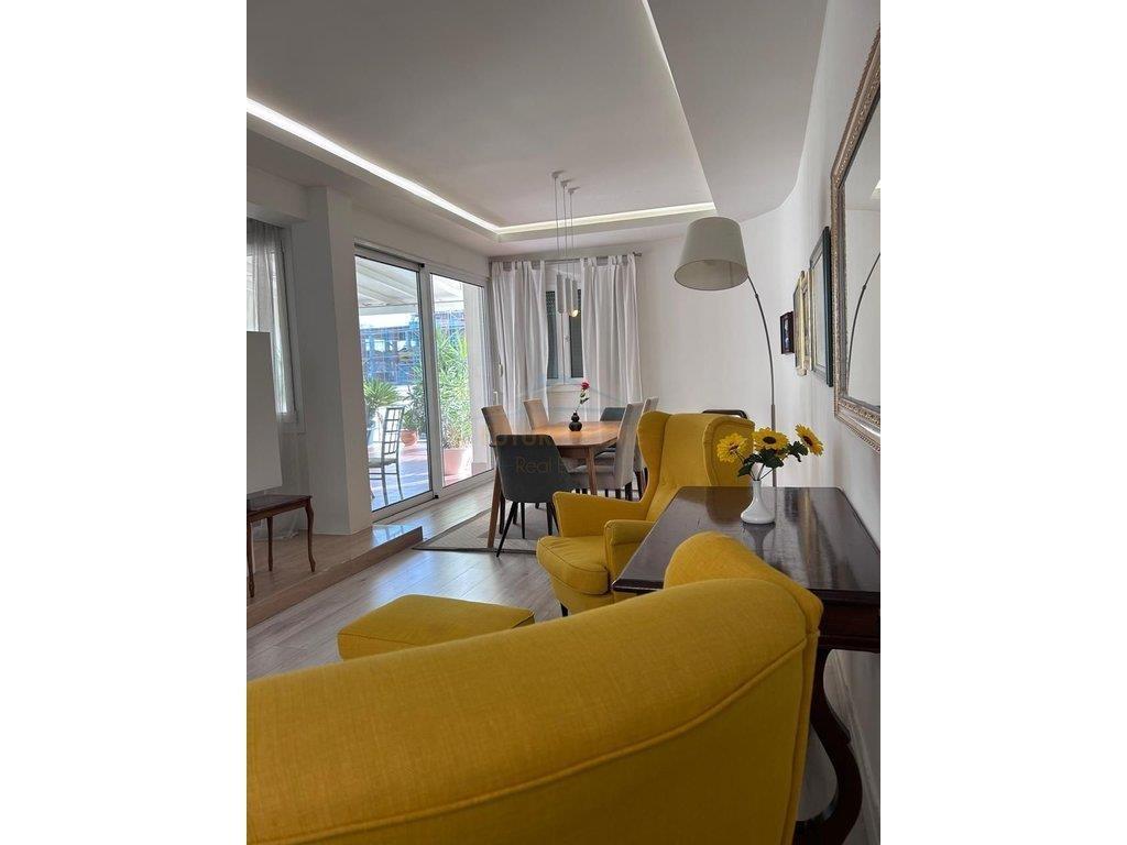 0692268458 Shitet, Apartament 2+1+Verandë,Blloku. – Tiranë - 1