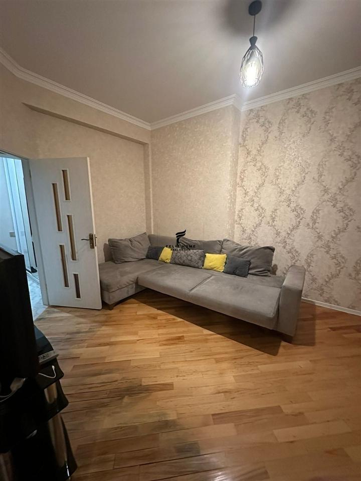 APARTAMENT ME QERA 2+1 RRUGA KAVAJES 1.000 EURO – Tiranë - 1