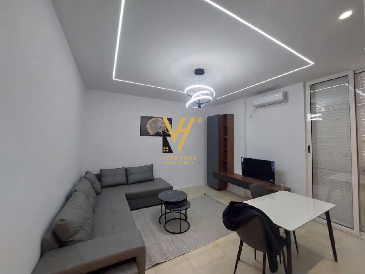 JEPET APARTAMENT 1+1 ME QERA TEK KODRA E DIELLIT 55.000 LEKE – Tiranë