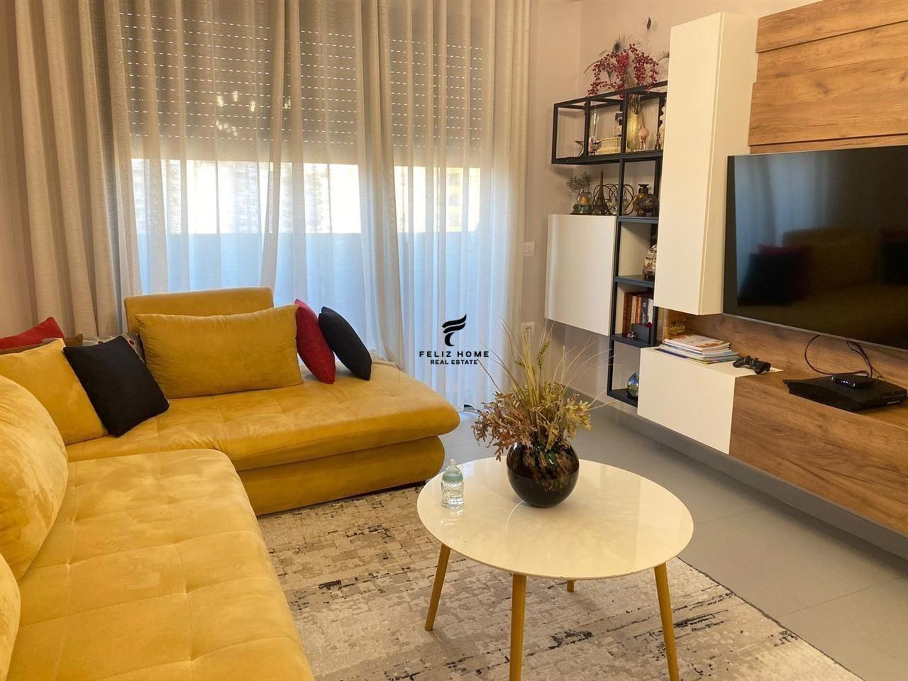 APARTAMENT ME QERA 1+1 STADIUMI DINAMO 850 EURO – Tiranë