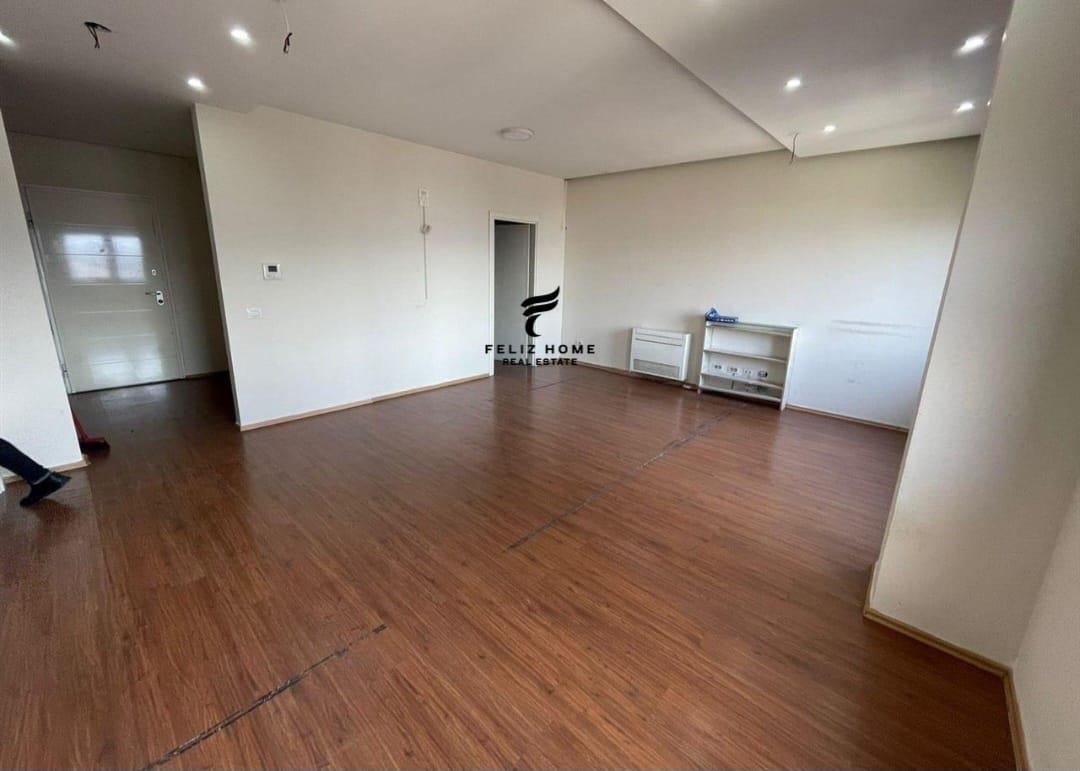 ZYRE ME QERA 200 M2 STACIONI TRENIT 2500 EURO – Tiranë