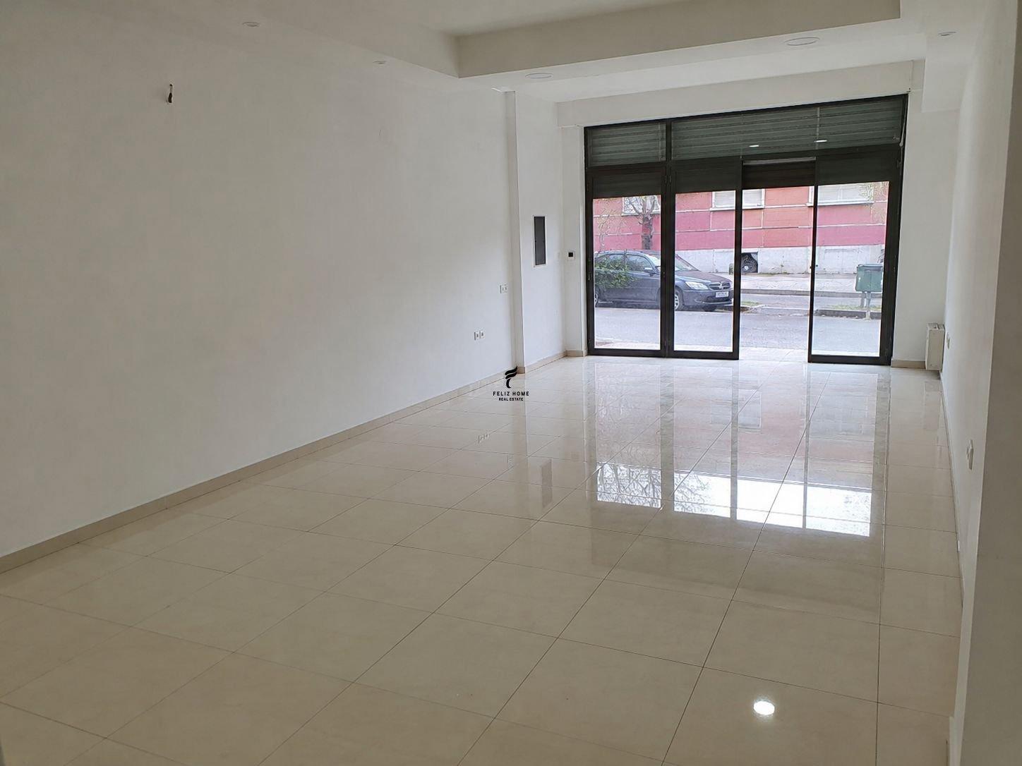 DYQAN ME QERA 83M2 KINOSTUDIO 130.000 LEKE FH-74695 – Tiranë
