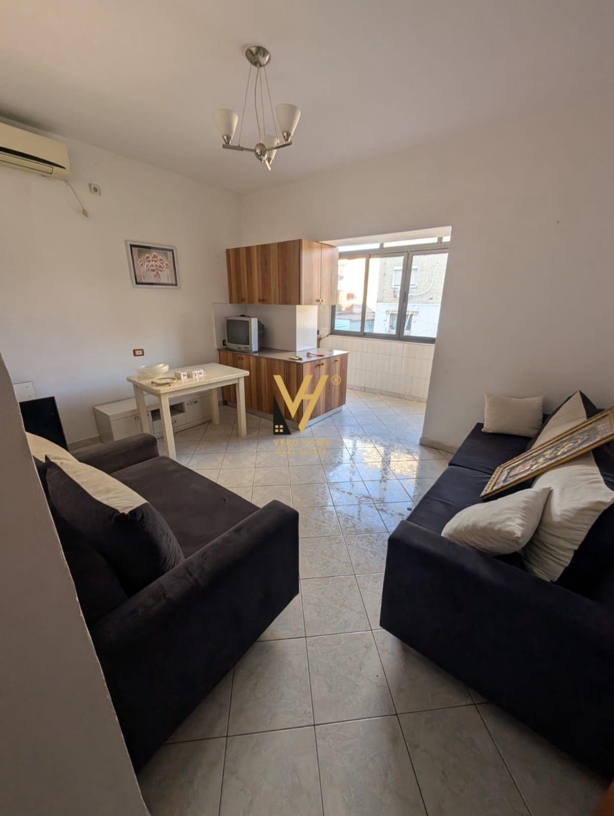 JEPET APARTAMENT 2+1 ME QERA TEK ALI DEMI 65.000 LEKE – Tiranë