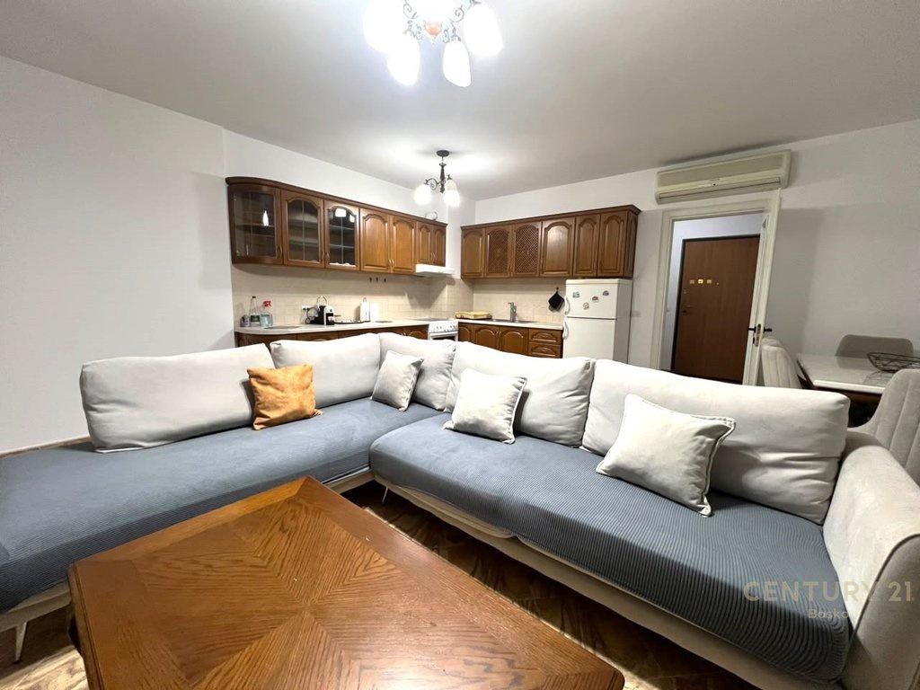 Qera, Apartament 2+1+2, Zogu i Zi – Tiranë - 1