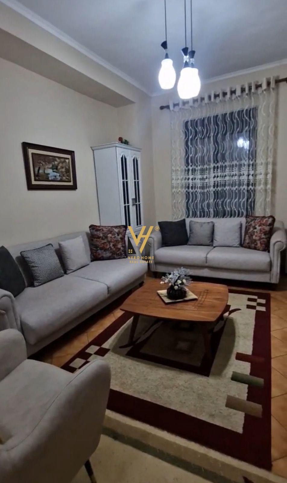 JEPET APARTAMENT 2+1 ME QERA TE PALLATET AGIMI 85.000 LEKE – Tiranë