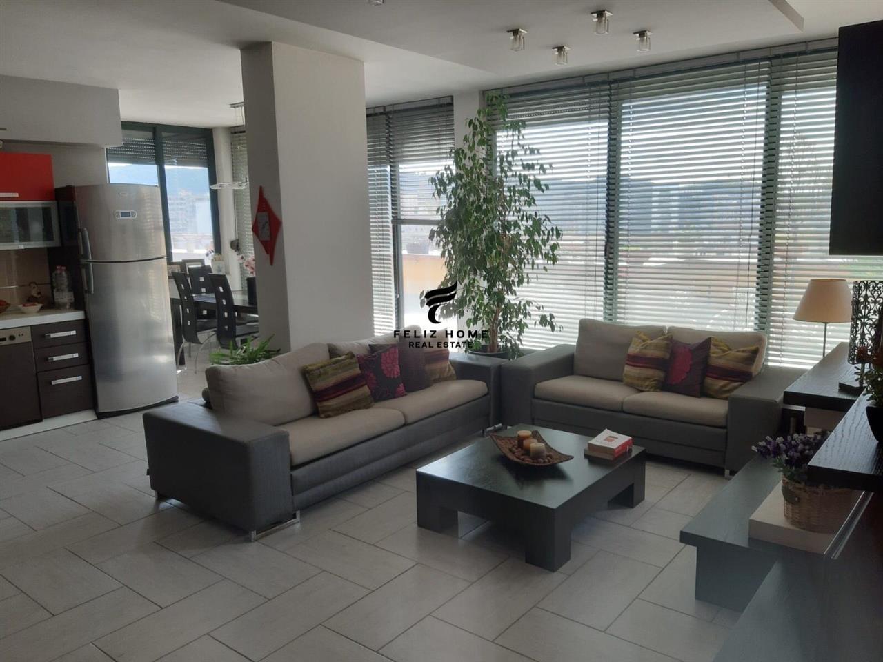 APARTAMENT ME QERA 3+1+2 21 DHJETORI 90.000 LEKE – Tiranë