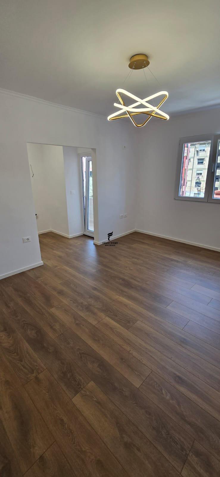 SHITET APARTAMENT 1+1 ISH PARKU 140.000 EURO FH-84989 – Tiranë