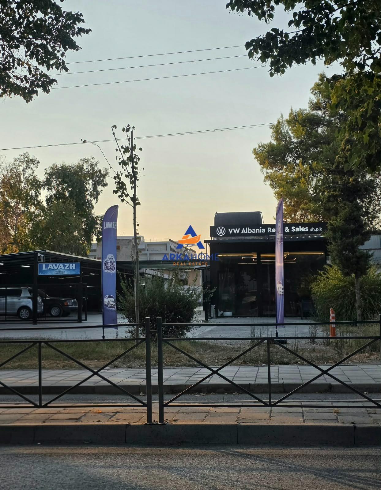 SHITET TRUALL 153 M2 "KOMBINAT" 110.000 LEKE – Tiranë