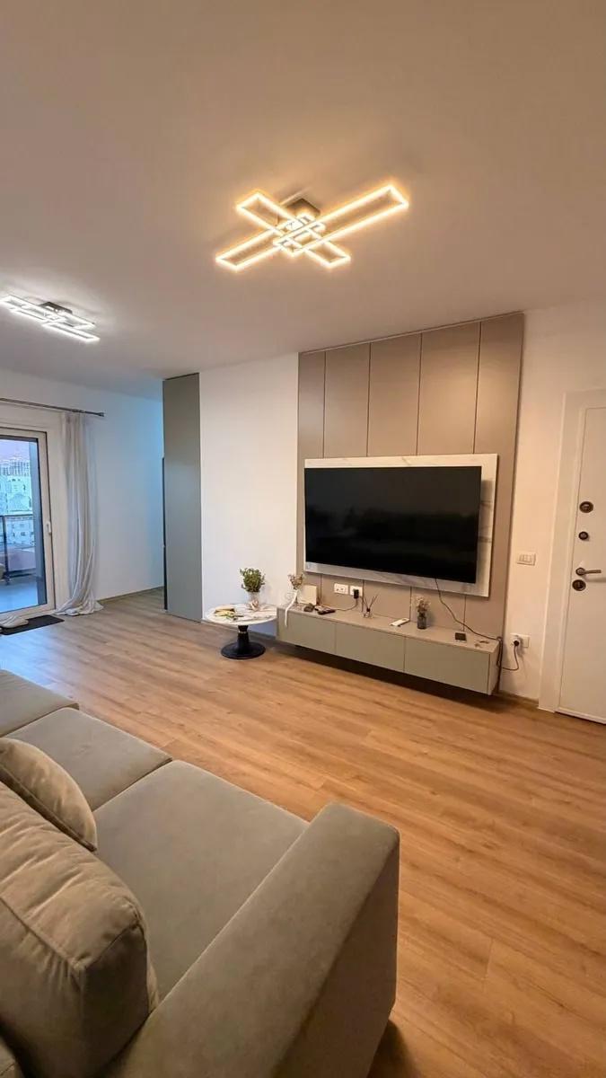 APARTAMENT ME QIRA 1+1 SHKOLLA KUQE – Tiranë