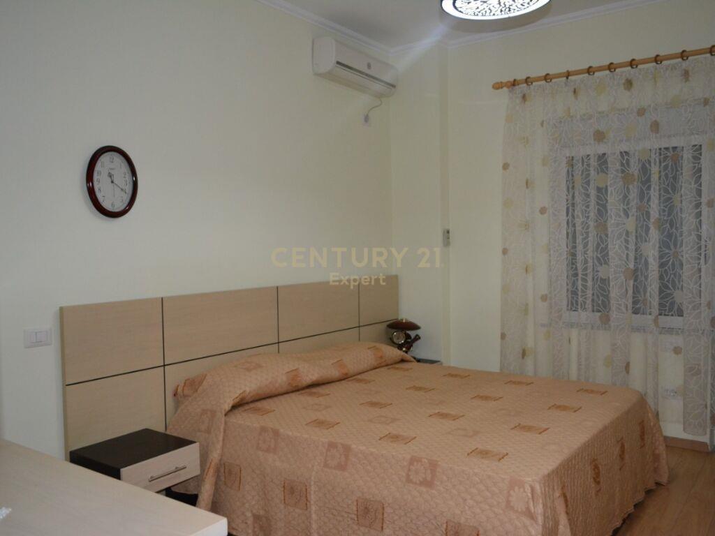 JAPIM ME QIRA APARTAMENT 2+1+2 TE PAZARI IRI – Tiranë - 1
