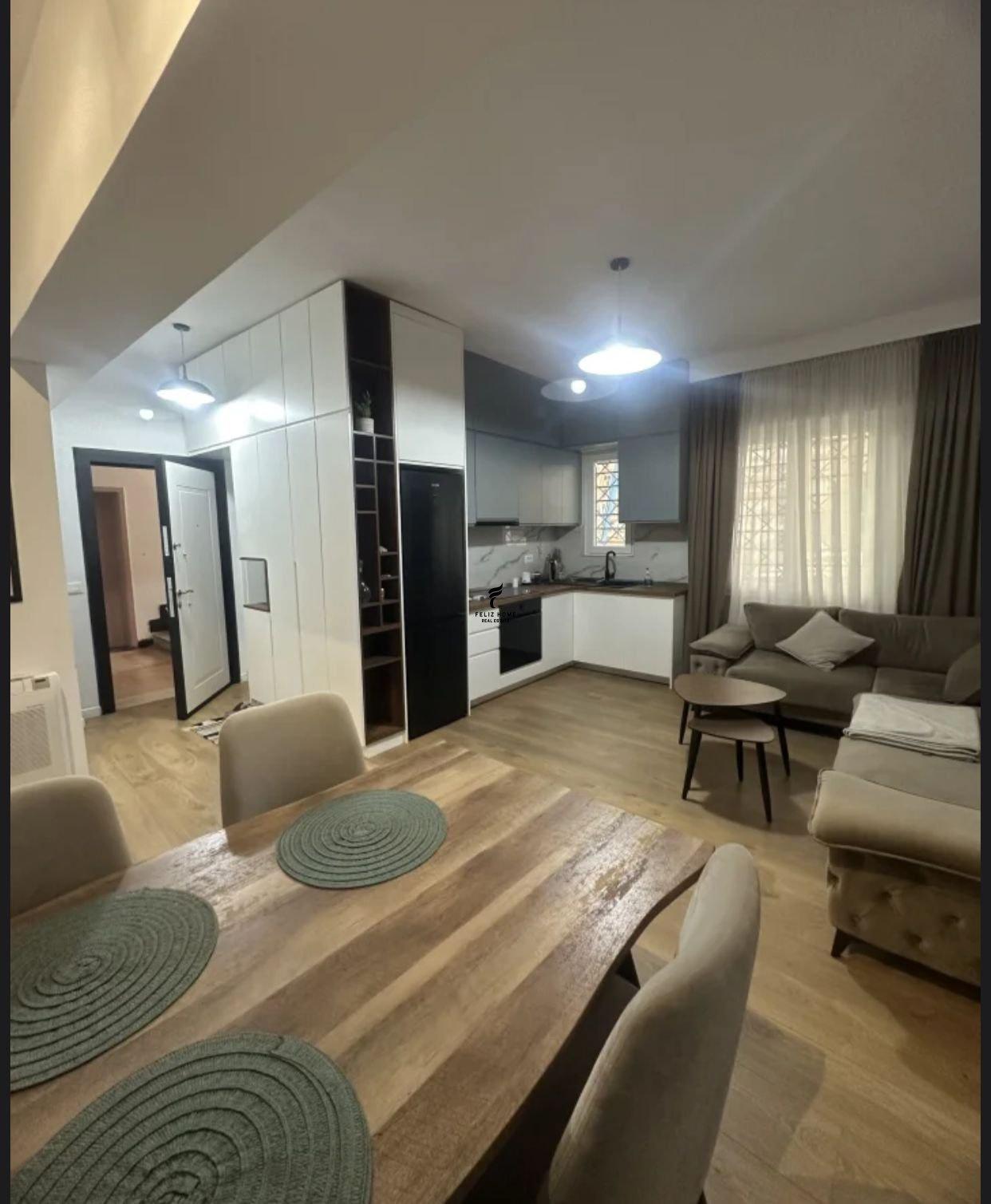 APARTAMENT ME QERA 2+1 PAZARI RI 100.000 LEKE FH-69182 – Tiranë