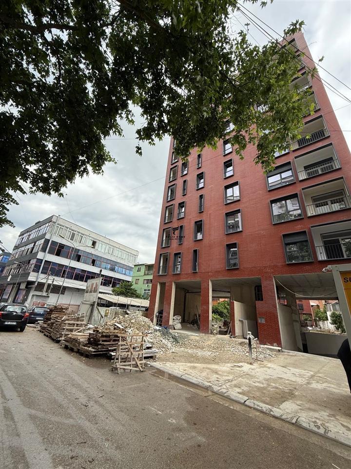 SHITET APARTAMENT 2+1 5 MAJI 190.000 EURO – Tiranë - 1