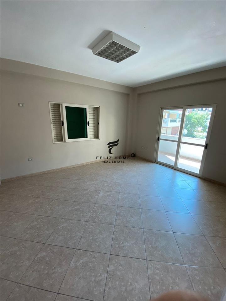 APARTAMENT ME QERA 3+1 KODRA E DIELLIT 1000 EURO – Tiranë