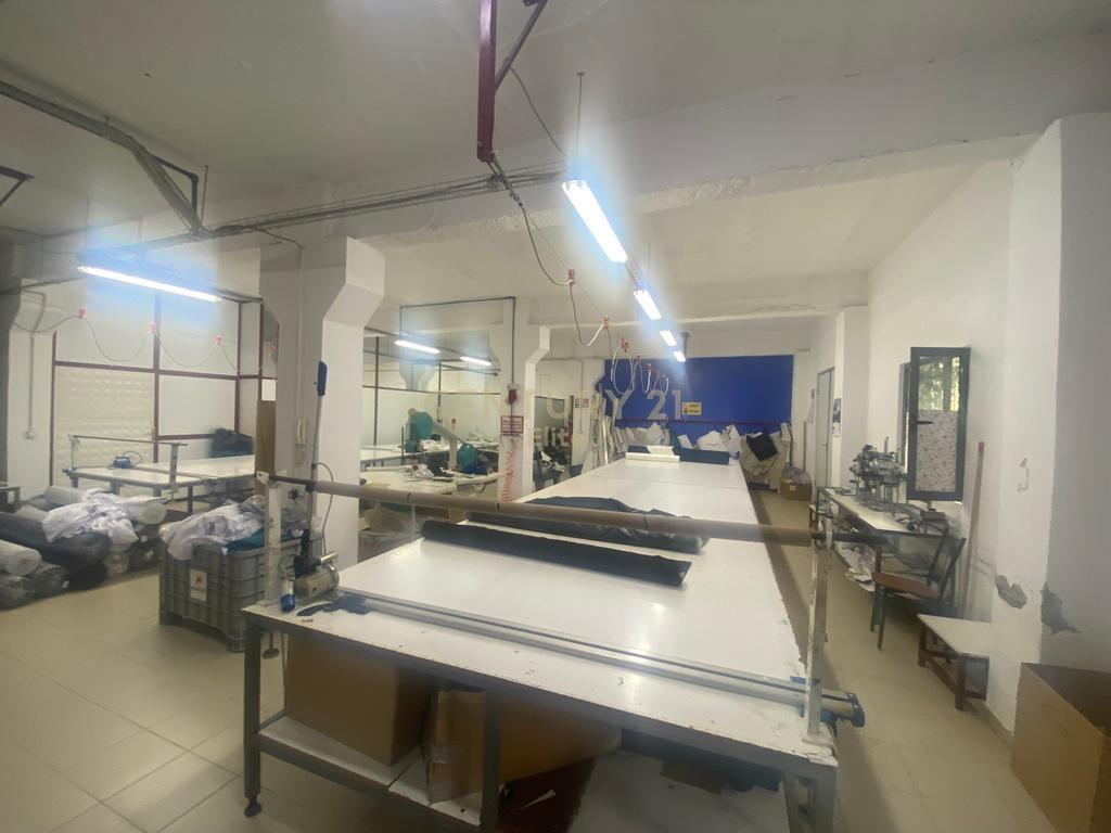 Magazine per qira, Fabrika e Qelqit – Tiranë