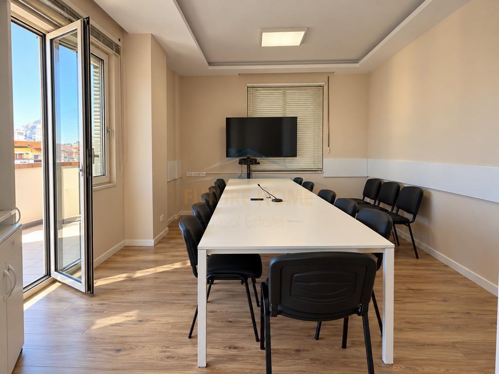 0696043713, Qira, Ambient për Zyra, Blloku, Tiranë – Tiranë