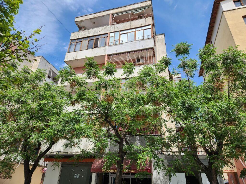 SHITET APARTAMENT 2+1 PRANE SHKOLLES ''ISMAIL QEMALI" – Vlorë - 1