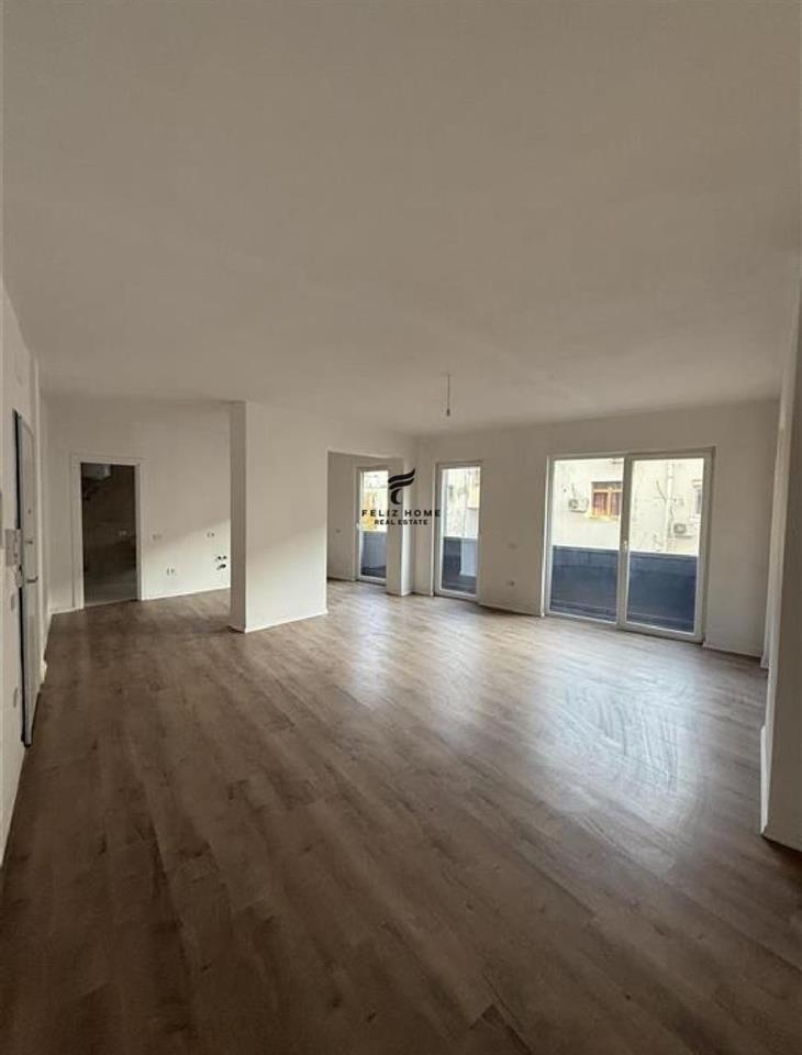 ZYRE ME QERA 108 M2 QENDER 85.000 LEKE – Tiranë - 1