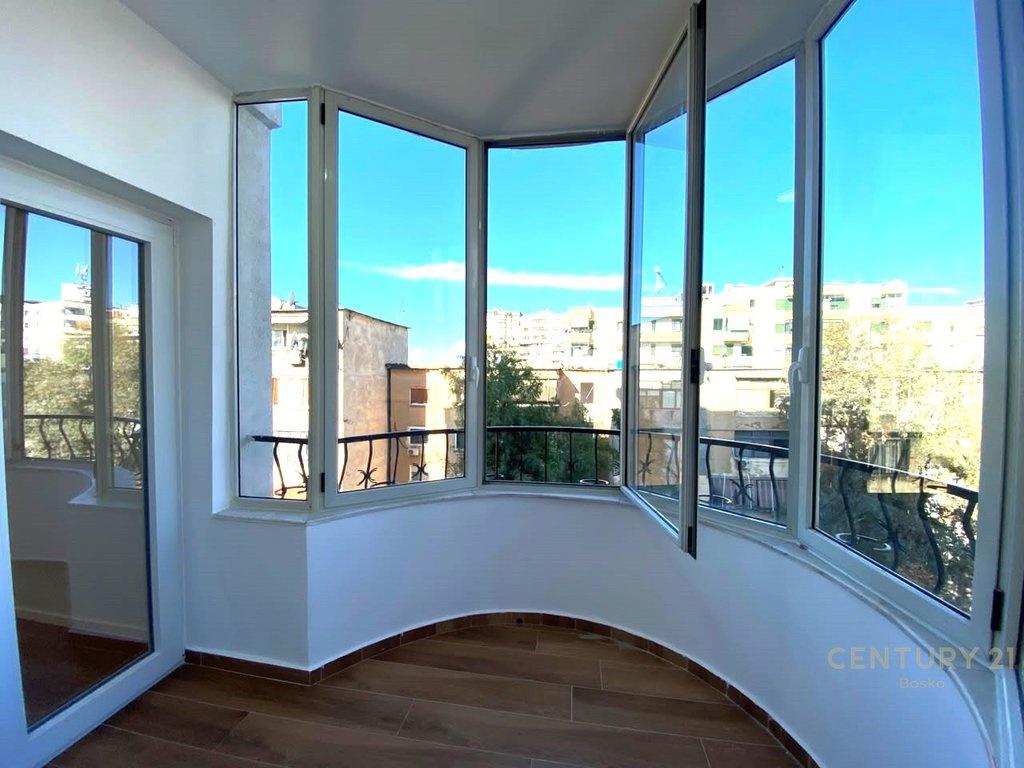 Shitet Apartament 1+1 Te Mozaiku – Tiranë