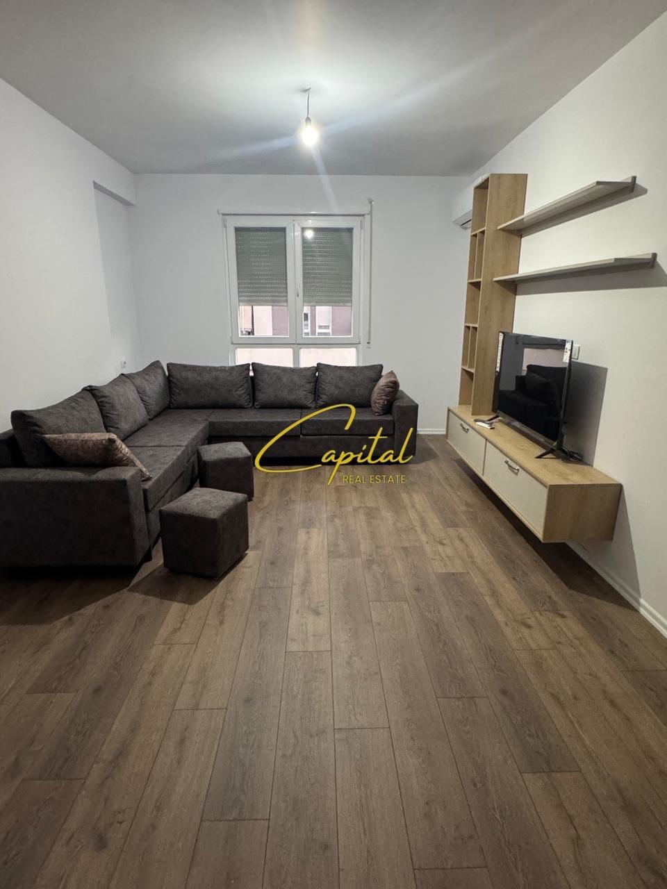 APARTAMENT ME QIRA 2+1 5 MAJI 650 EURO – Tiranë - 1