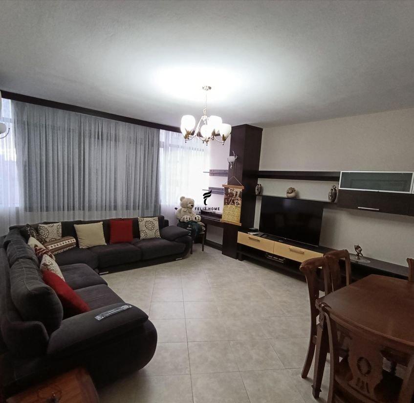APARTAMENT ME QERA 2+1+2 QENDER 100.000 LEKE FH-74378 – Tiranë