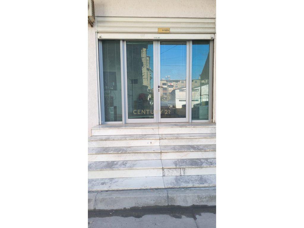 Dyqan 20 m2 për Shitje në Durrës, Lagjia Nr.16, !!! – Durrës