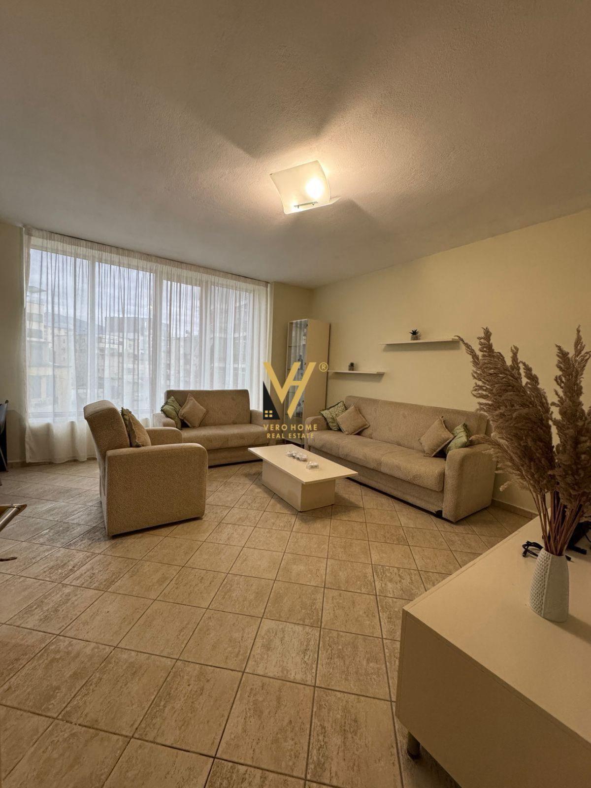 JEPET APARTAMENT 1+1+BLK ME QERA TE ALI DEMI 550 EURO – Tiranë