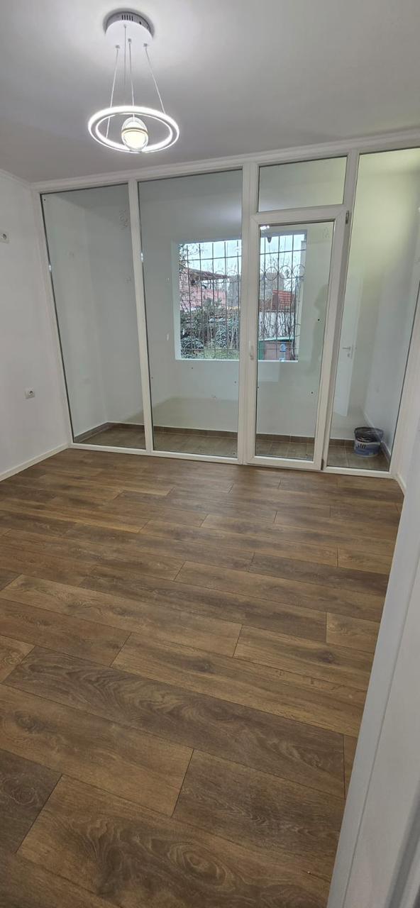 SHITET APARTAMENT 1+1 ALI DEMI 137.000 EURO – Tiranë