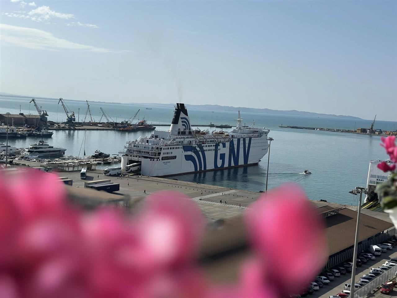 Shitet Apart-Hotel modern me 5 studio të ndara, ideale për i – Durrës