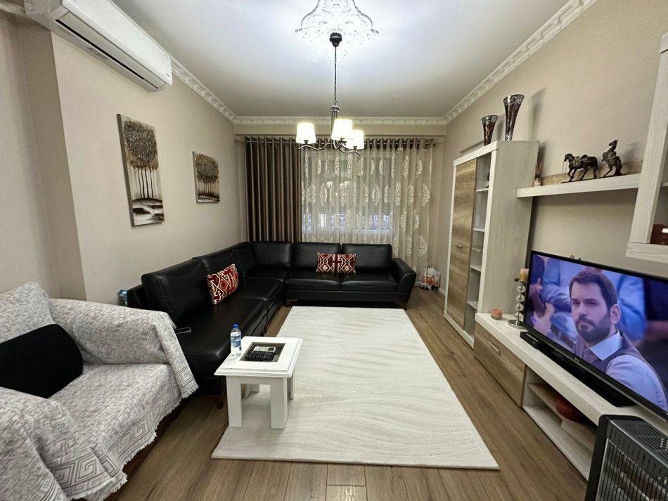 SHITET APARTAMENT 2+1+2 PAZARI I RI 320.000 EURO – Tiranë