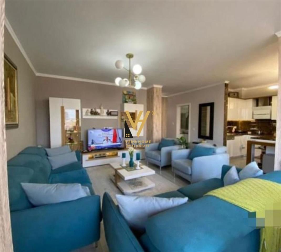 JEPET APARTAMENT 3+1+2+BLK ME QERA TE RR.ELBASANIT 1.000 EUR – Tiranë