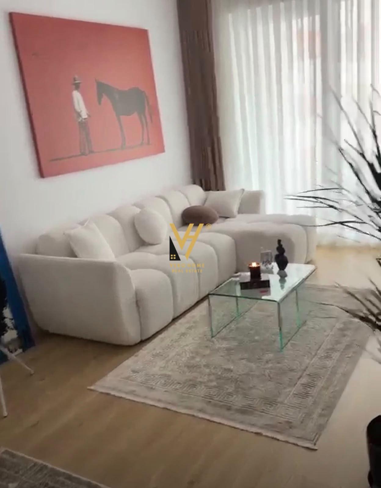 JEPET APARTAMENT 1+1 ME QIRA TE MANGALEMI 55.000 LEKE – Tiranë