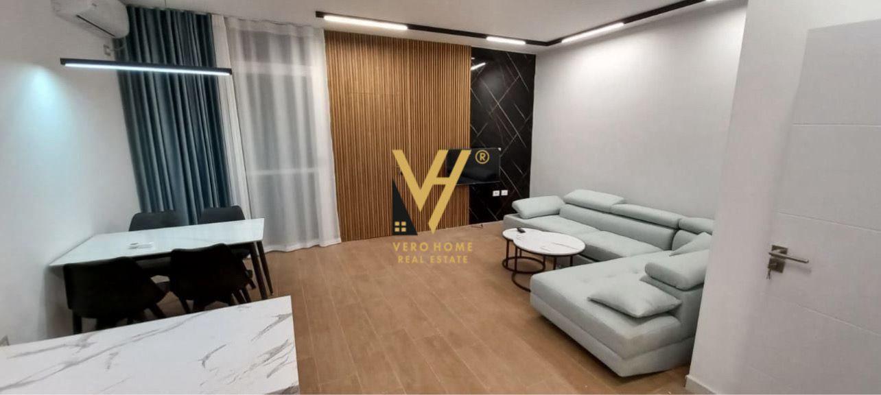 JEPET APARTAMENT 2+1+BLK ME QIRA TE FRESKU 55.000 LEKE – Tiranë