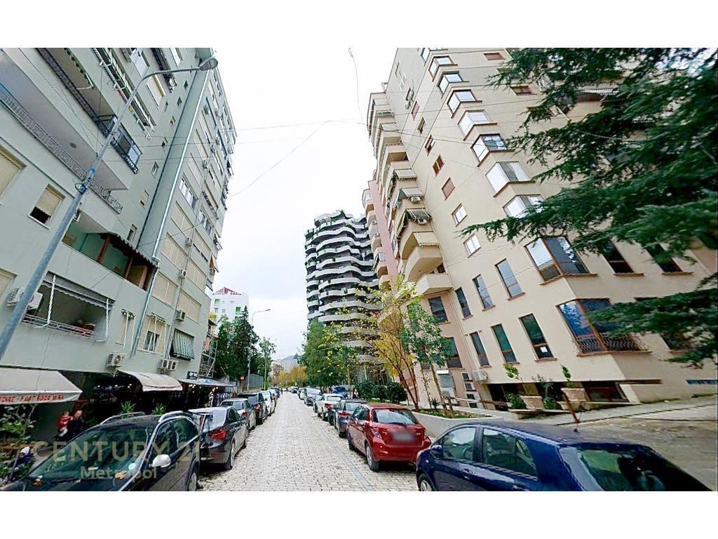 APARTAMENT 2+1+2 NE SHITJE PRANE STADIUMIT AIR ALBANIA ! – Tiranë - 1
