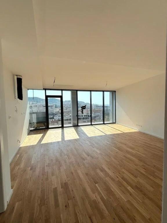 ZYRE ME QERA 127.76 M2 LAKE VIEW 170.000 LEKE FH-96753 – Tiranë