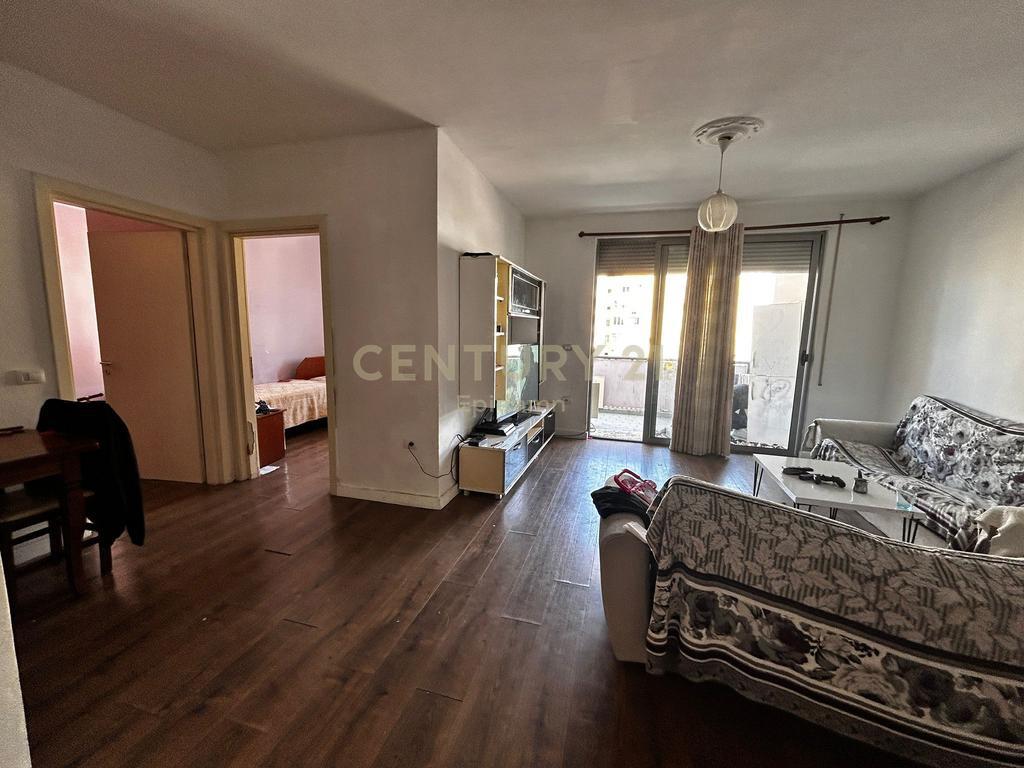 Apartament 2+1+2 në shitje pranë Tregut Industrial ! 130,000 – Durrës